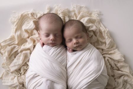 twin newborn session 1.jpg